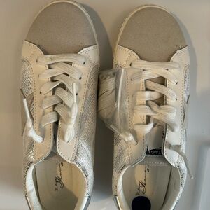 Vintage Havana White and Silver Lace-Up Sneakers